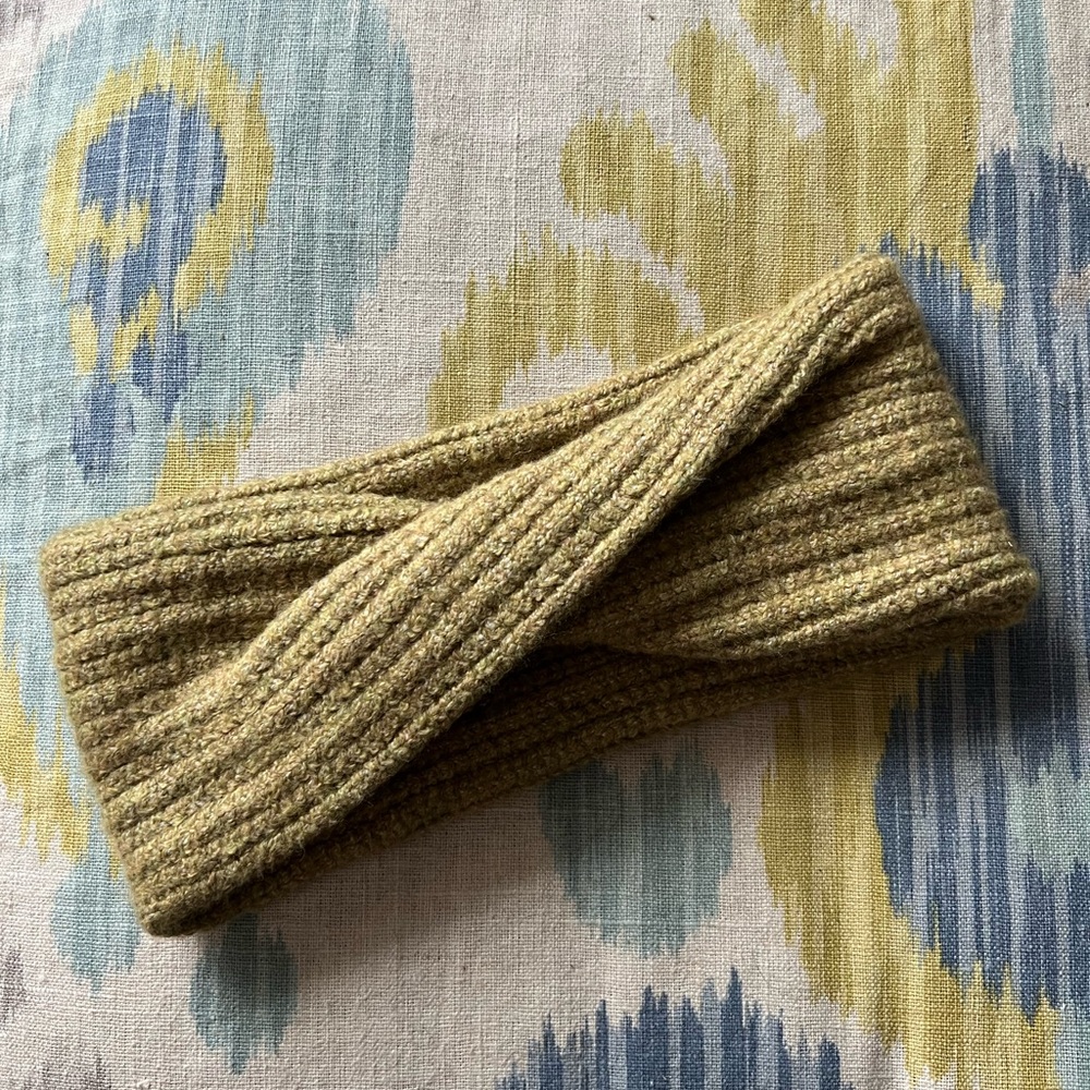 NEW Universal Thread Goods Co. Winter Twist Headband